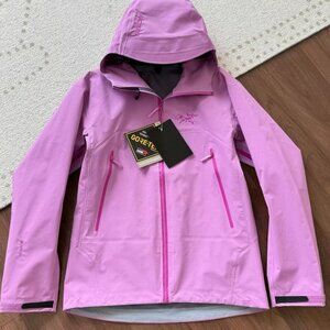 Arc'teryx Beta LT Hooded Hardshell Jacket, Size M